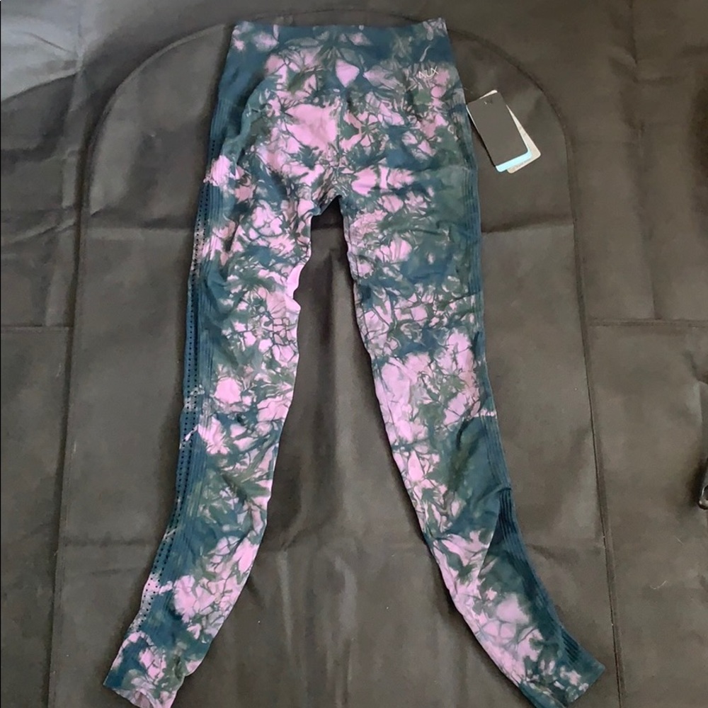 TIE DYE GYM LEGGING PURPLE/NAVY SIZE SMALL NWT